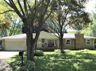 216 Snow St, Sugar Grove, IL 60554