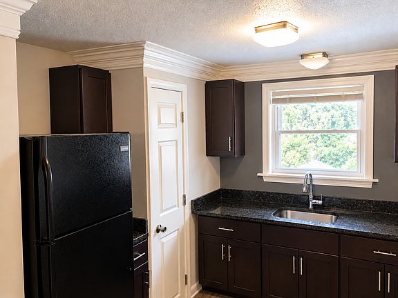 2nd image of 1710 N Main St APT 5