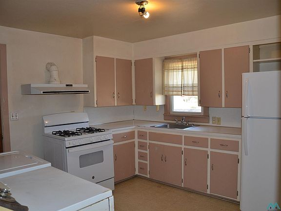 4th image of 1215 Ash St