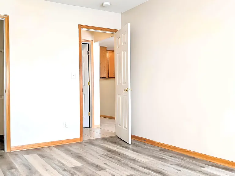 Twin Pines Apartments — Photo 36