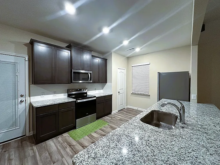322 Sweet Pea Ln — Photo 4