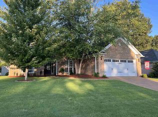 36 Edgewater Cv, Jackson, TN 38305