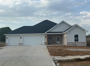 110 W Gilpin St, Farmington, AR 72730