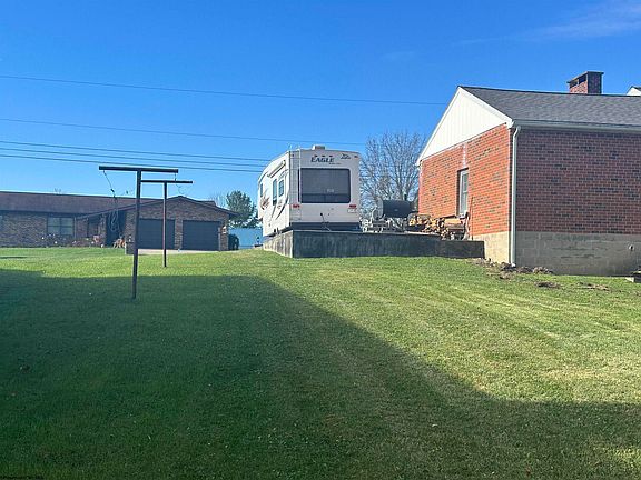 3rd image of 211 Kimberly Ln