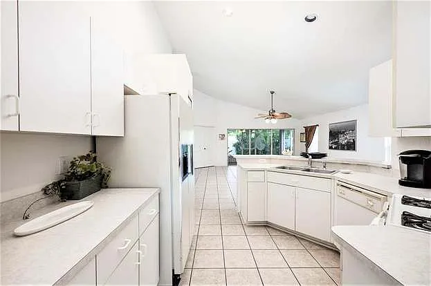 2162 Brandon Park Cir — Photo 3