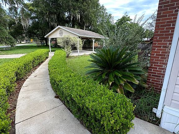 4th image of 2245 Lake Shore Blvd