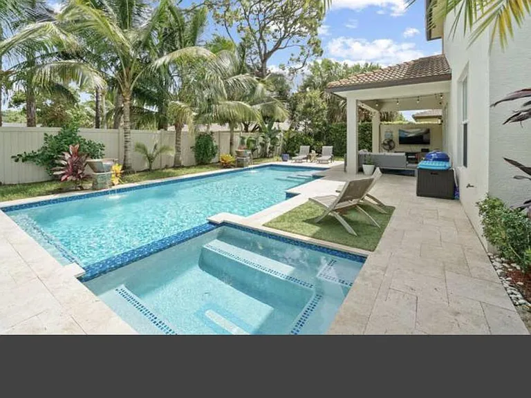 7075 Limestone Cay Rd — Photo 6