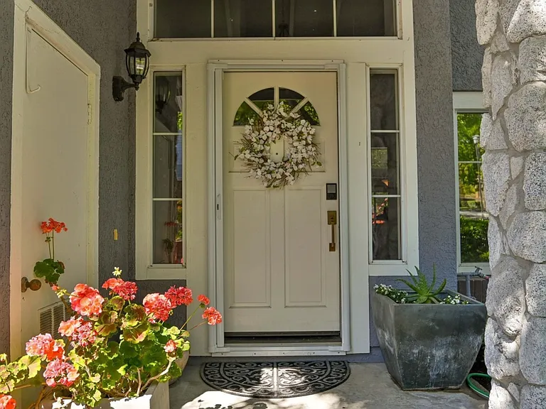 208 Promenade Ln — Photo 30