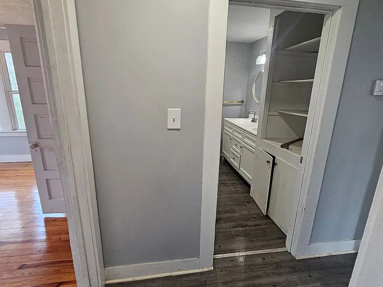 735 Floyd St — Photo 16