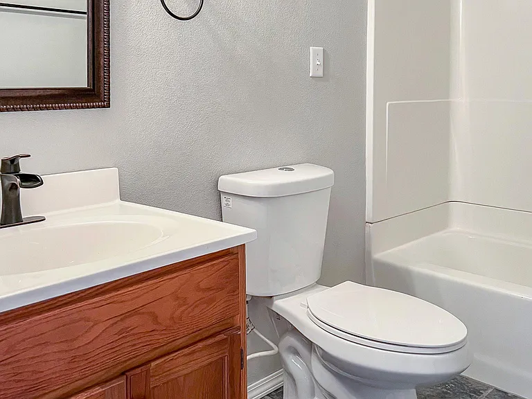 812 Victoria Ln — Photo 25