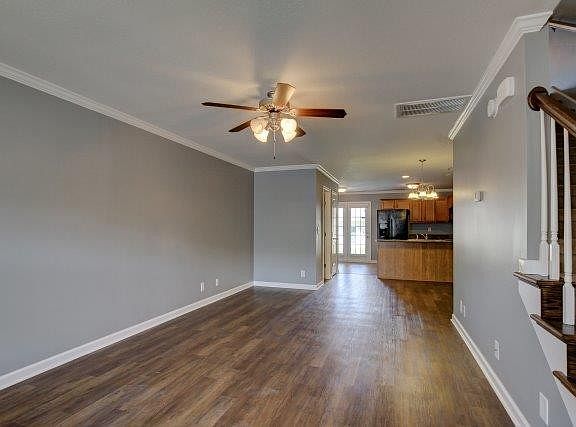 4th image of 335 Sam Houston Cir