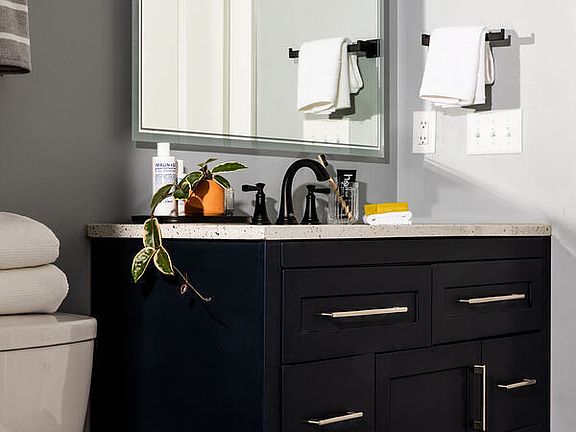 5th image of 40 Parkwood Ave #103