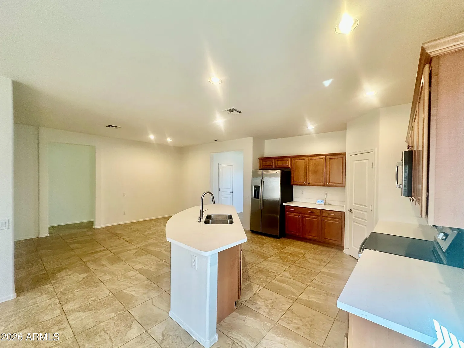 4 bed, 2.0 bath, 1913 sqft, $2,435 — Photo 4