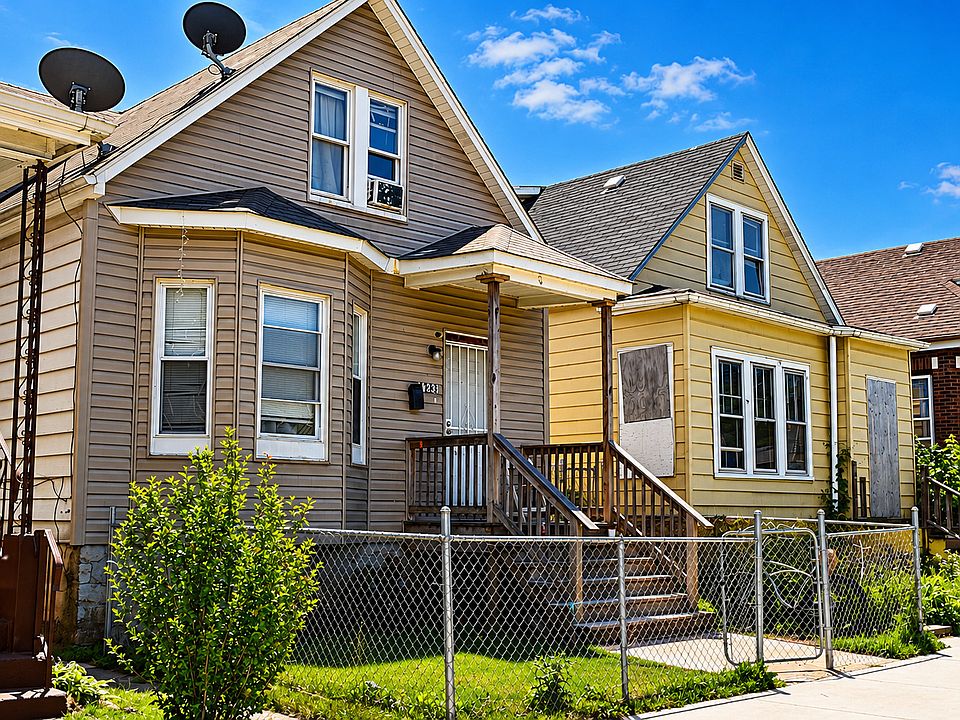 2nd image of 1233 W 73rd Pl