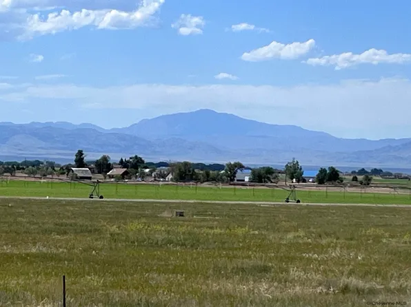 3 Wapati Rd, Wheatland, WY 82201
