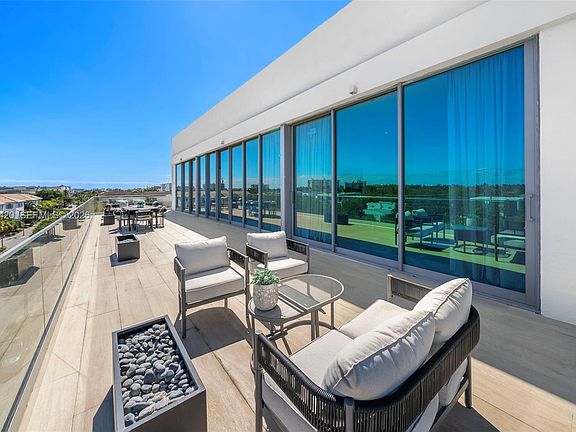 3rd image of 246 NE 6th Ave #Penthouse