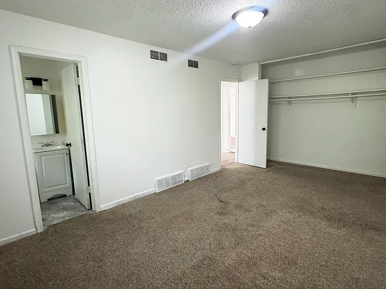 4918 Ames Ave — Photo 13