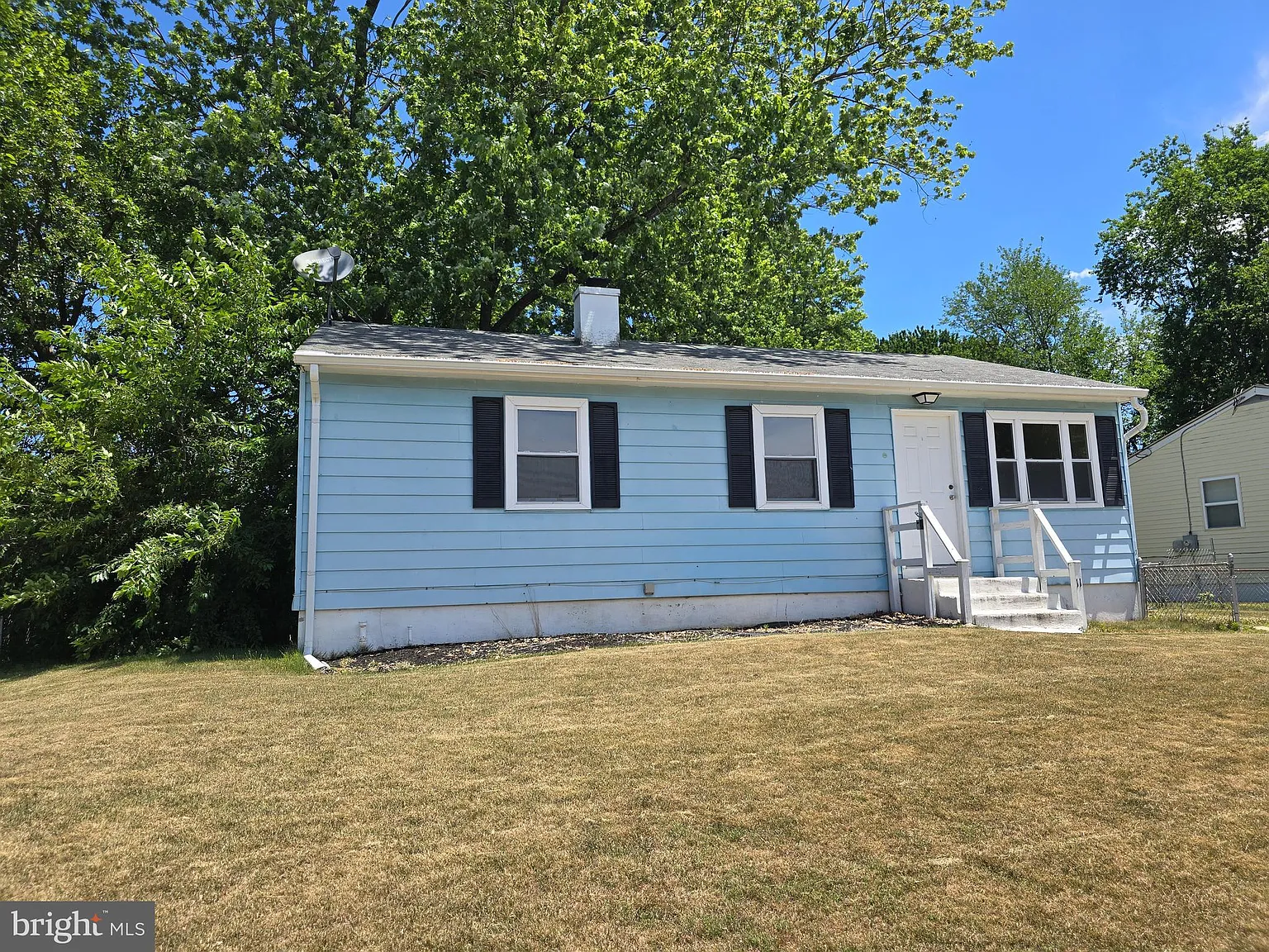 3 bed, 1600 sqft, $1,600 — Photo 2