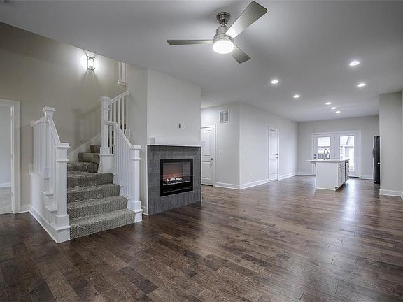 3rd image of 7328 W 158th St