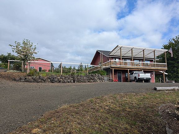 View of home from driveway