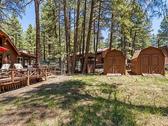 4th image of 325 Lodge Dr