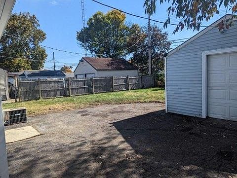 2nd image of 4543 Saint Anthony Ln