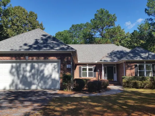 2 Park Ct, Pinehurst, NC 28374