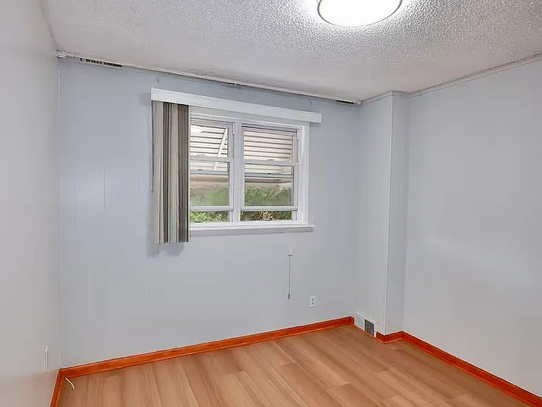 1122 W Oxford St — Photo 4