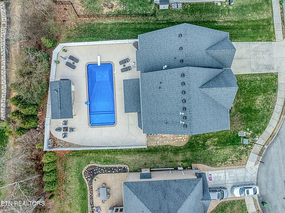 4th image of 807 Brookwood Ln