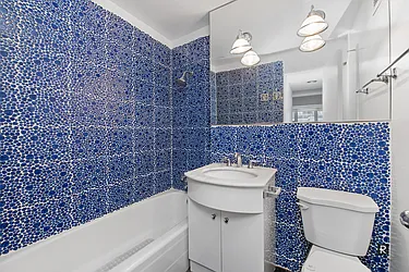 Rented by R New York