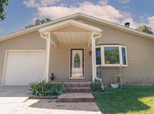 838 Highview St, Creve Coeur, IL 61610