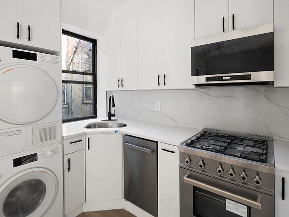 3rd image of 172 W 109th St APT 4R