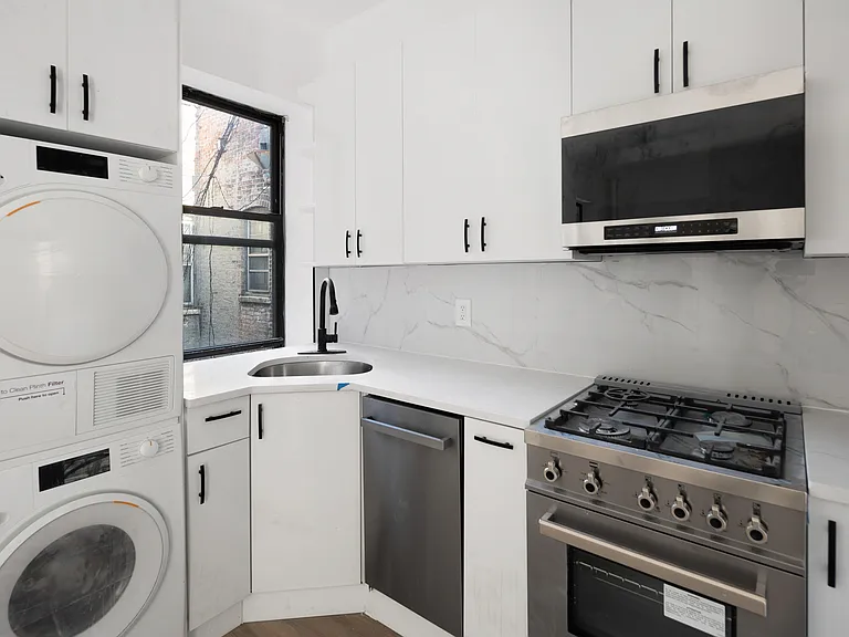 172 W 109th St #5R — Photo 4