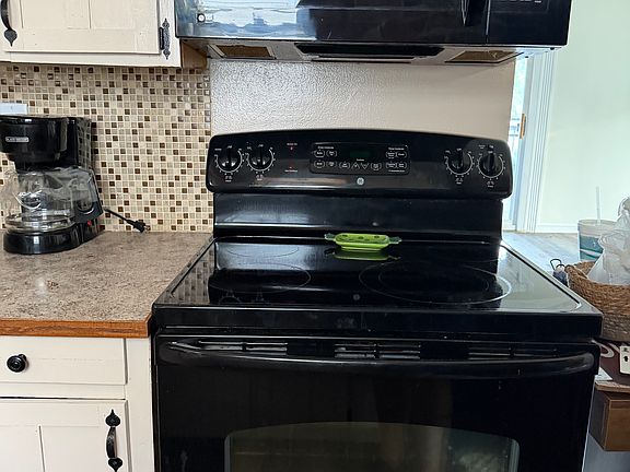 3rd image of 527 Kirkwood Ave