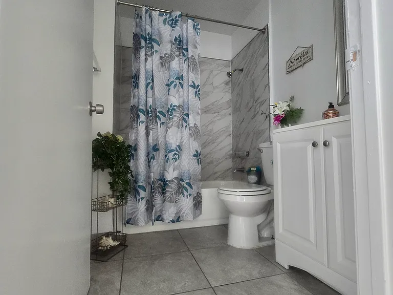8545 Cedros Ave — Photo 7