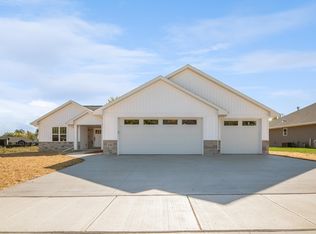 3581 W Hank Ave, De Pere, WI 54115