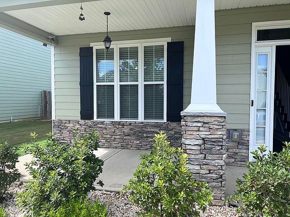 2nd image of 212 Tulip Dr