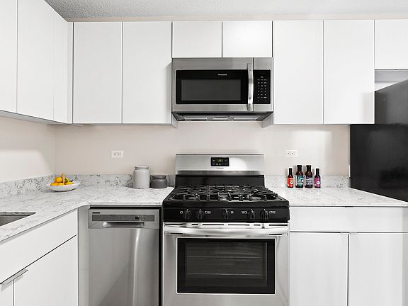 5th image of 1990 Lexington Ave APT 30B