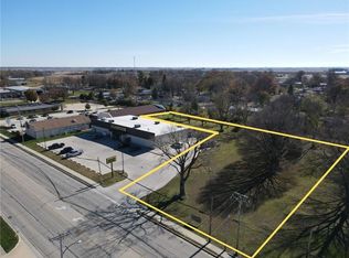 205 E Southline Rd, Tuscola, IL 61953