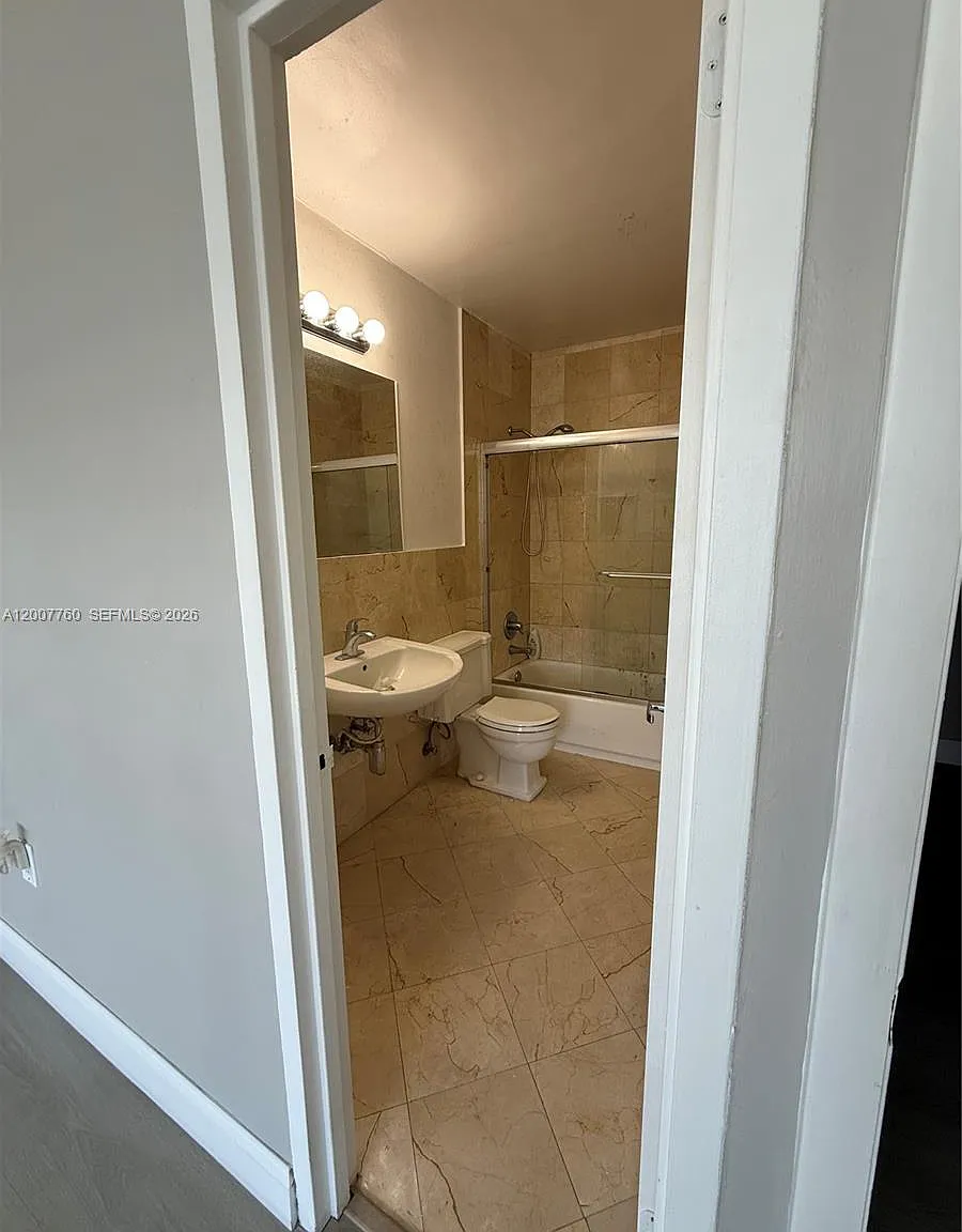 The Amethyst Condo — Photo 4