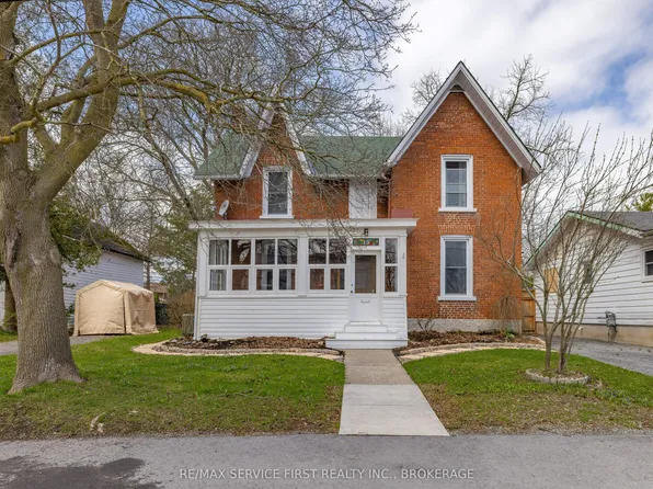 15 Graham St E, Greater Napanee, ON K7R 1L6