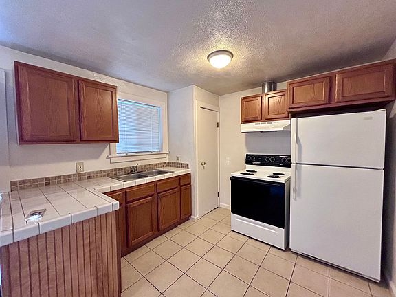 2nd image of 3540 May St #1036