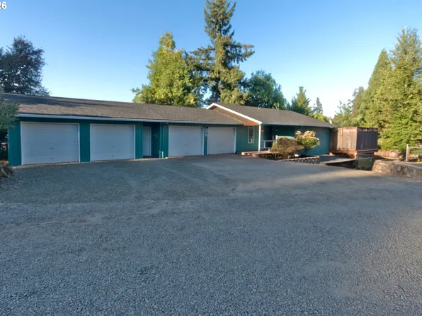 575 S 70th St, Springfield, OR 97478