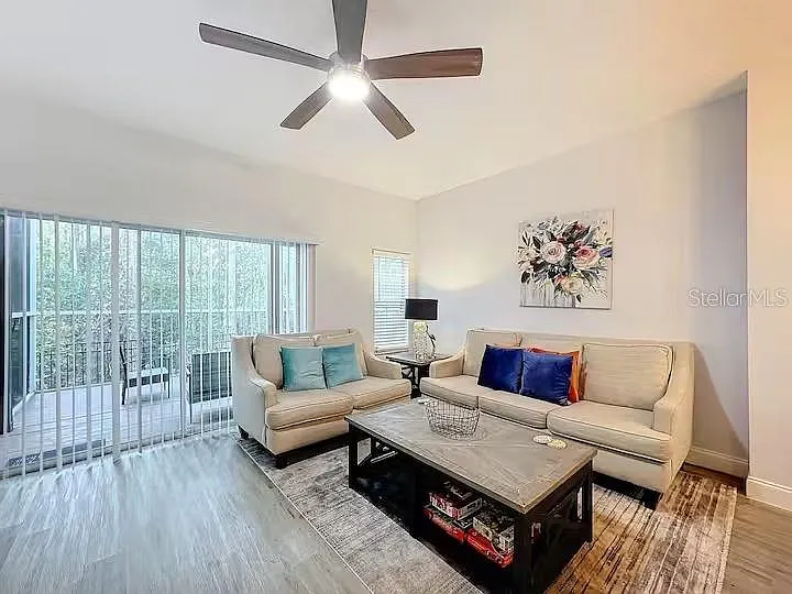 3 bed, 2.5 bath, 1291 sqft, $3,100 — Photo 2