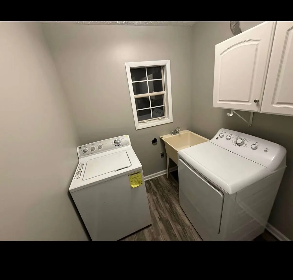 4 bed, 1296 sqft, $2,200 — Photo 2