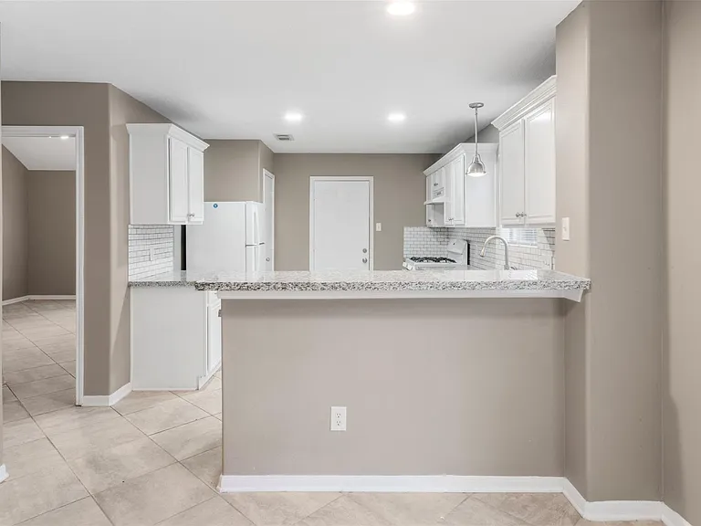 6803 Highwind Bend Ln — Photo 11