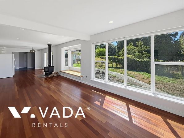 2 bedroom rental in Surrey — photo 6