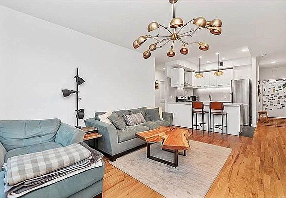 3rd image of 352 W 117th St APT 6A
