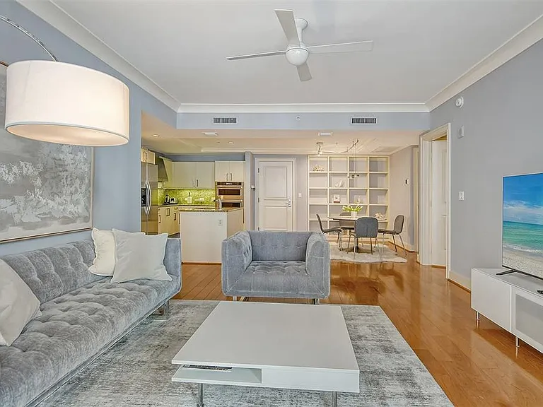 1350 Main St #903 — Photo 15