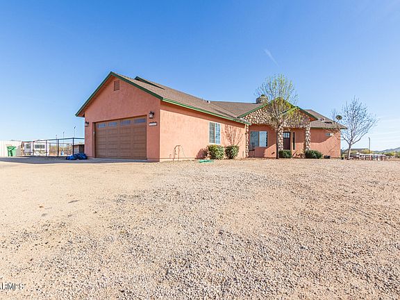5th image of 37211 N 15TH Avenue